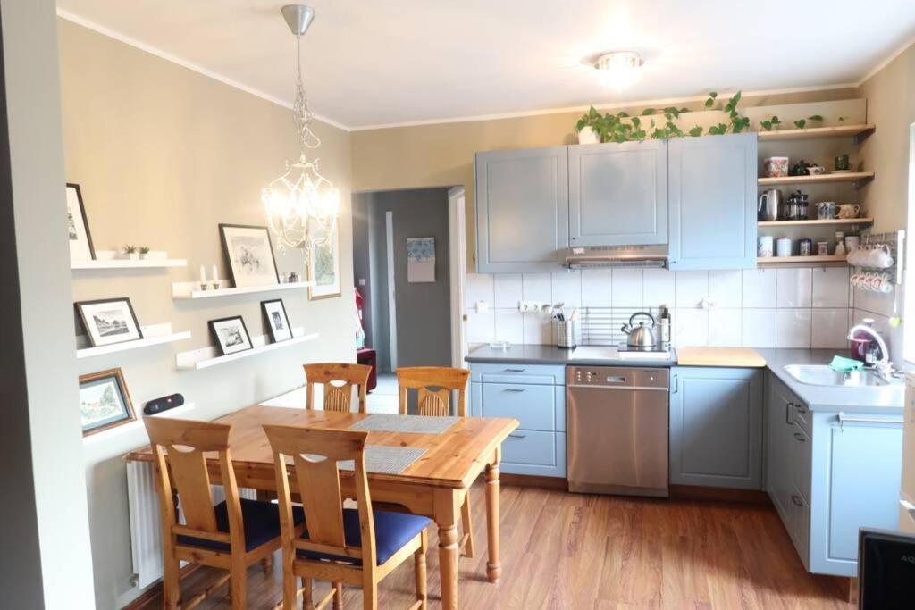 Warm And Welcoming Flat Downtown Akureyri Appartement Buitenkant foto