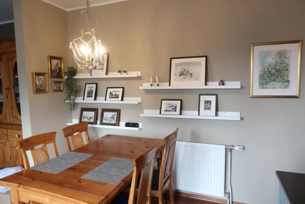 Warm And Welcoming Flat Downtown Akureyri Appartement Buitenkant foto